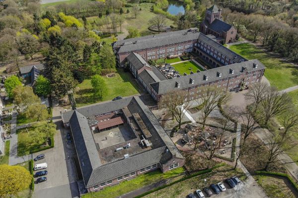 High tea in een voormalig klooster